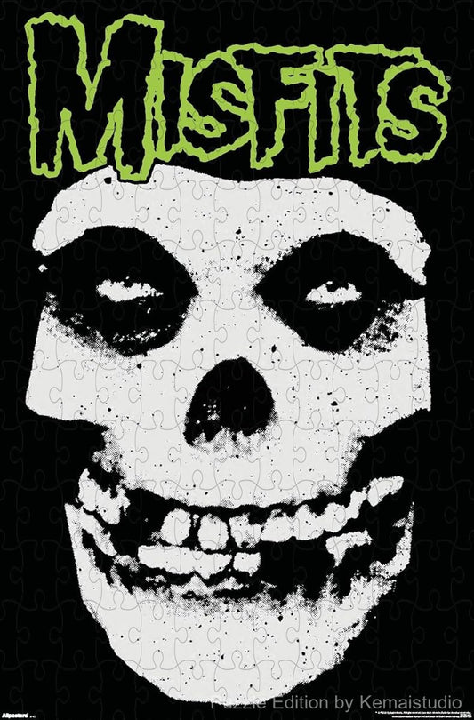 A bold horror themed puzzle showcasing Misfits splatter art, perfect for spooky home accents
