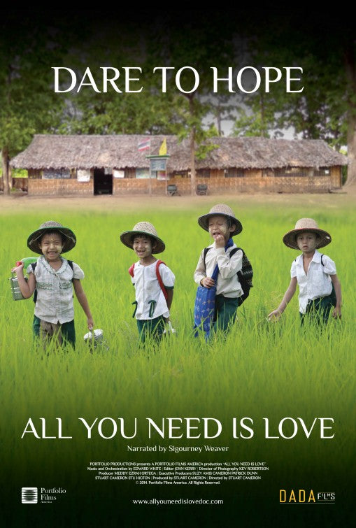 1000 piece jigsaw puzzle for the movie poster: All You Need Is Love (2014)