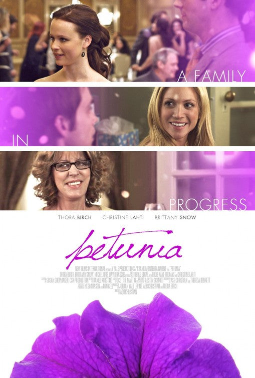 1000 piece jigsaw puzzle for the movie poster: Petunia (2013)